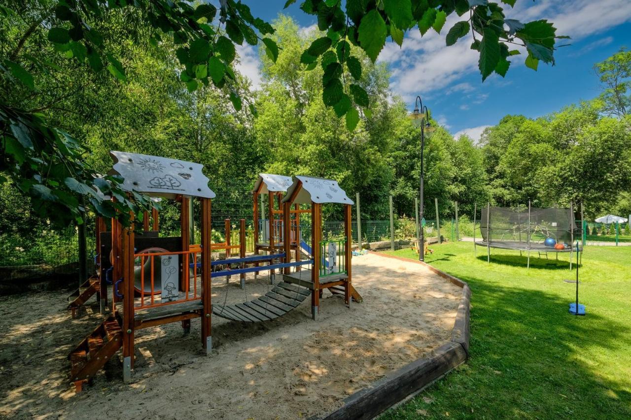 Aparthotel Goralski Spa & Restaurant เบียลกาตัทร์ชันสกา ภายนอก รูปภาพ