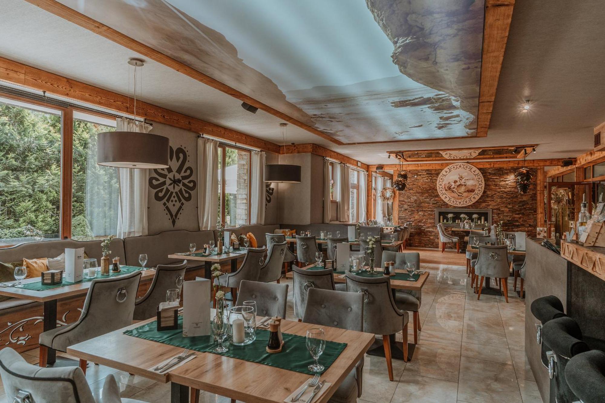 Aparthotel Goralski Spa & Restaurant เบียลกาตัทร์ชันสกา ภายนอก รูปภาพ