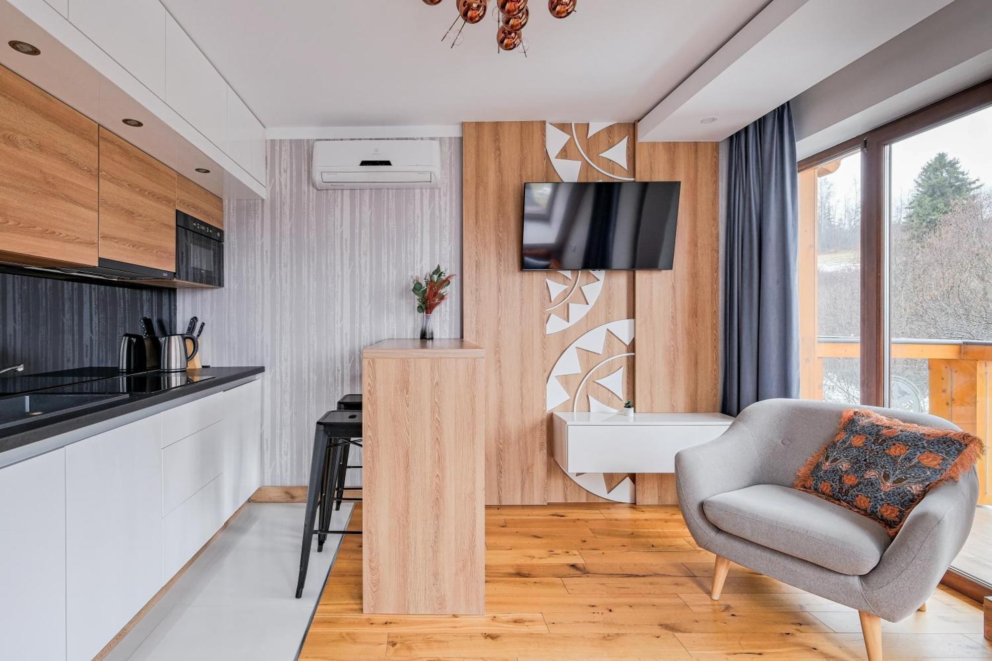 Aparthotel Goralski Spa & Restaurant เบียลกาตัทร์ชันสกา ภายนอก รูปภาพ