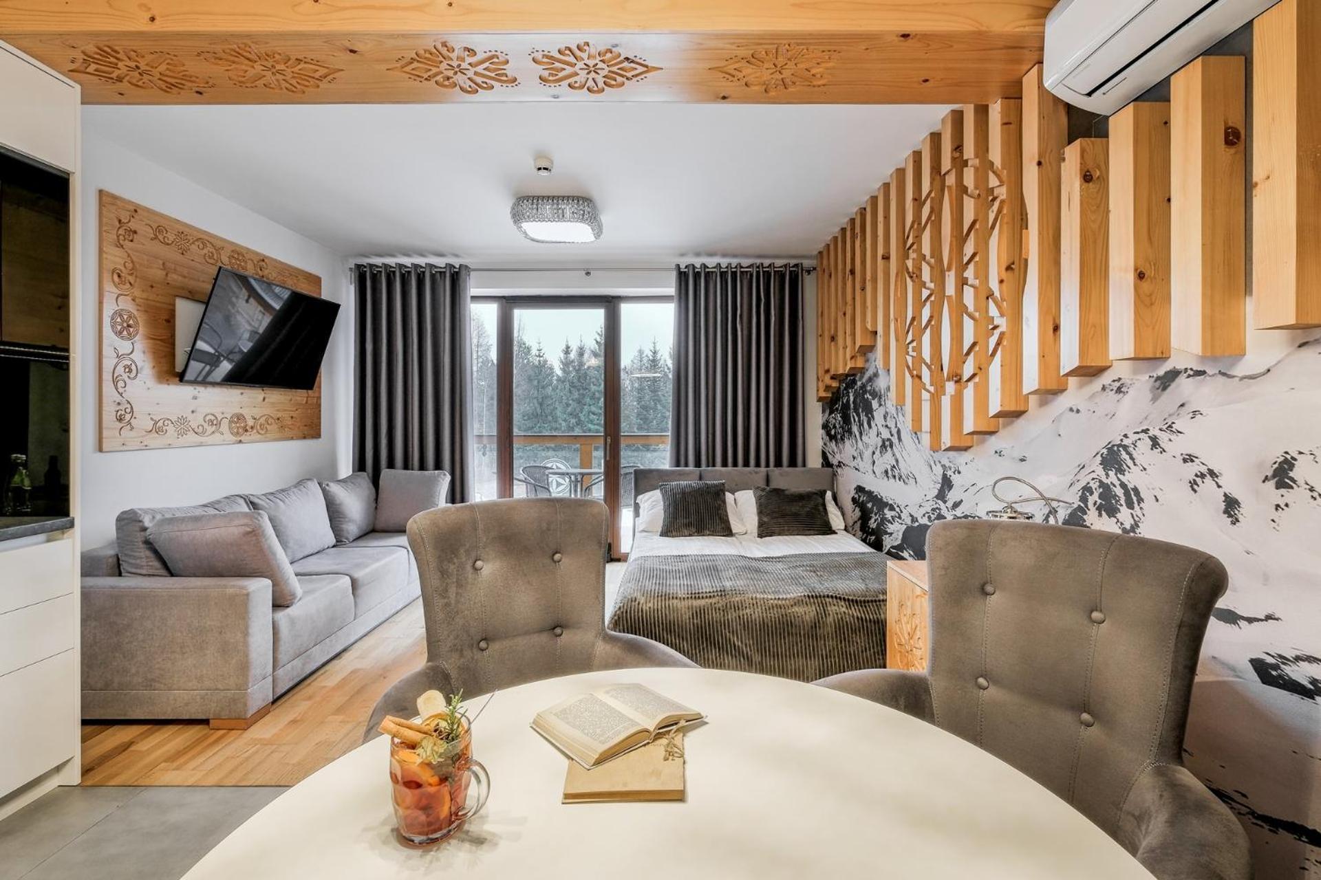 Aparthotel Goralski Spa & Restaurant เบียลกาตัทร์ชันสกา ภายนอก รูปภาพ