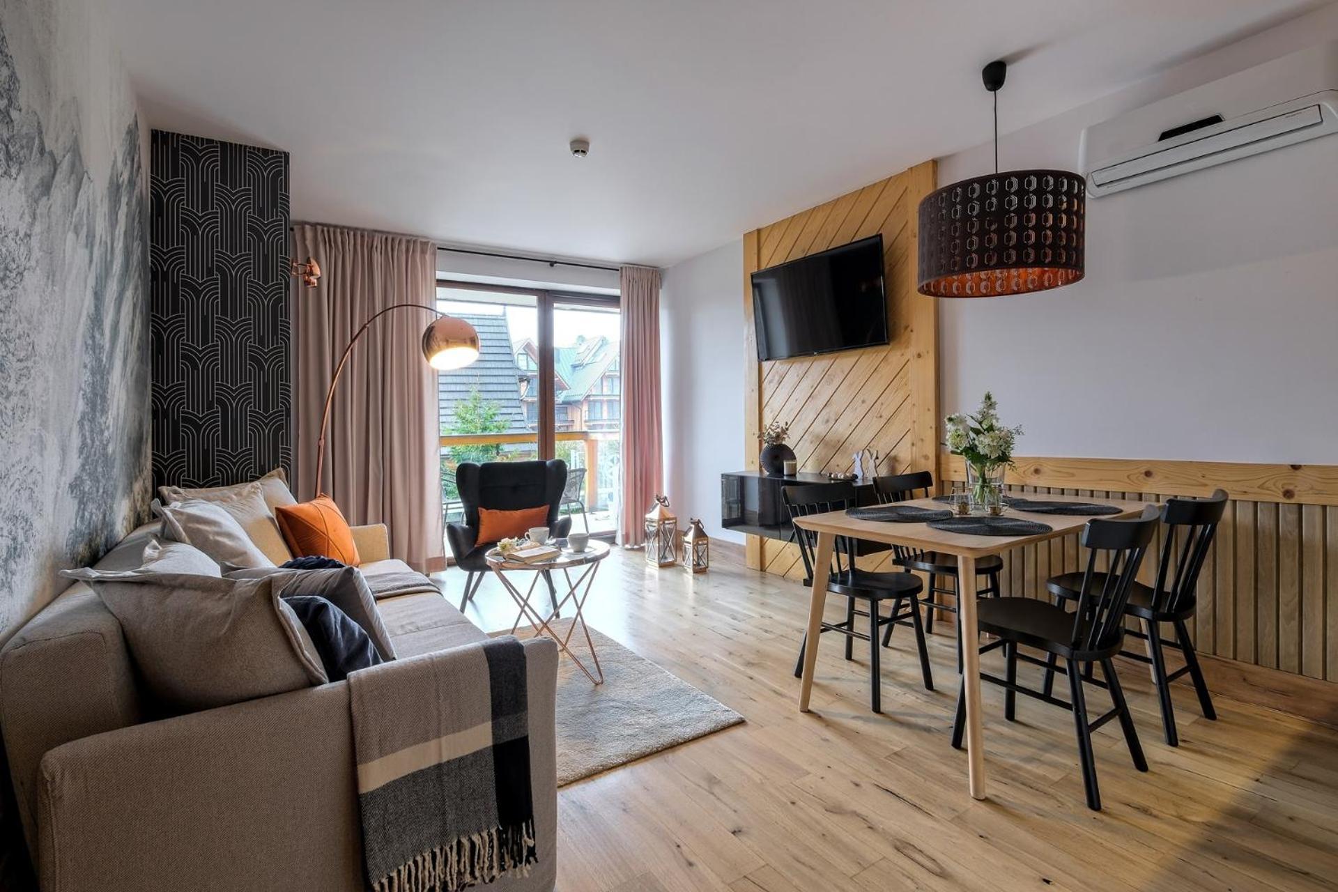 Aparthotel Goralski Spa & Restaurant เบียลกาตัทร์ชันสกา ภายนอก รูปภาพ